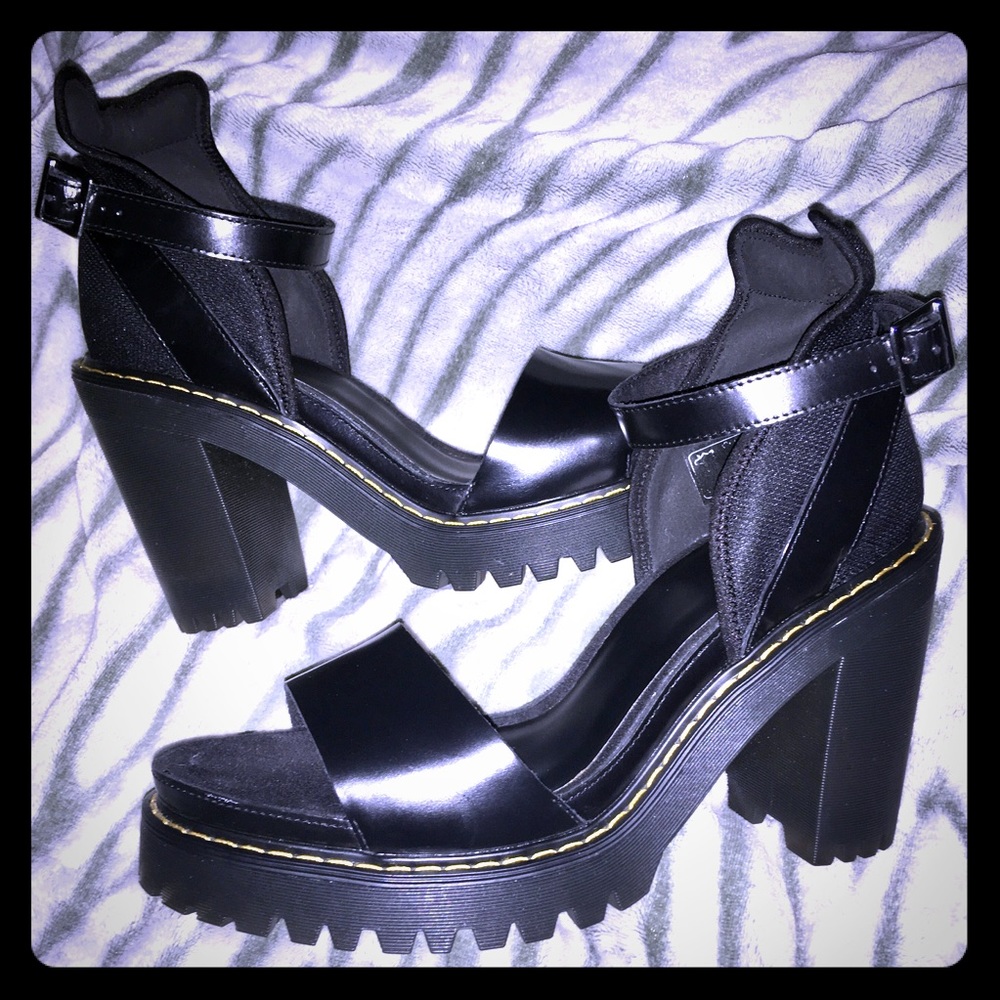 BN 💋 Gorgeous Dr Martens Madea uk8 us10